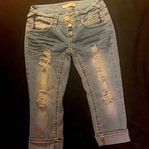 No boundaries Carpri Shorts